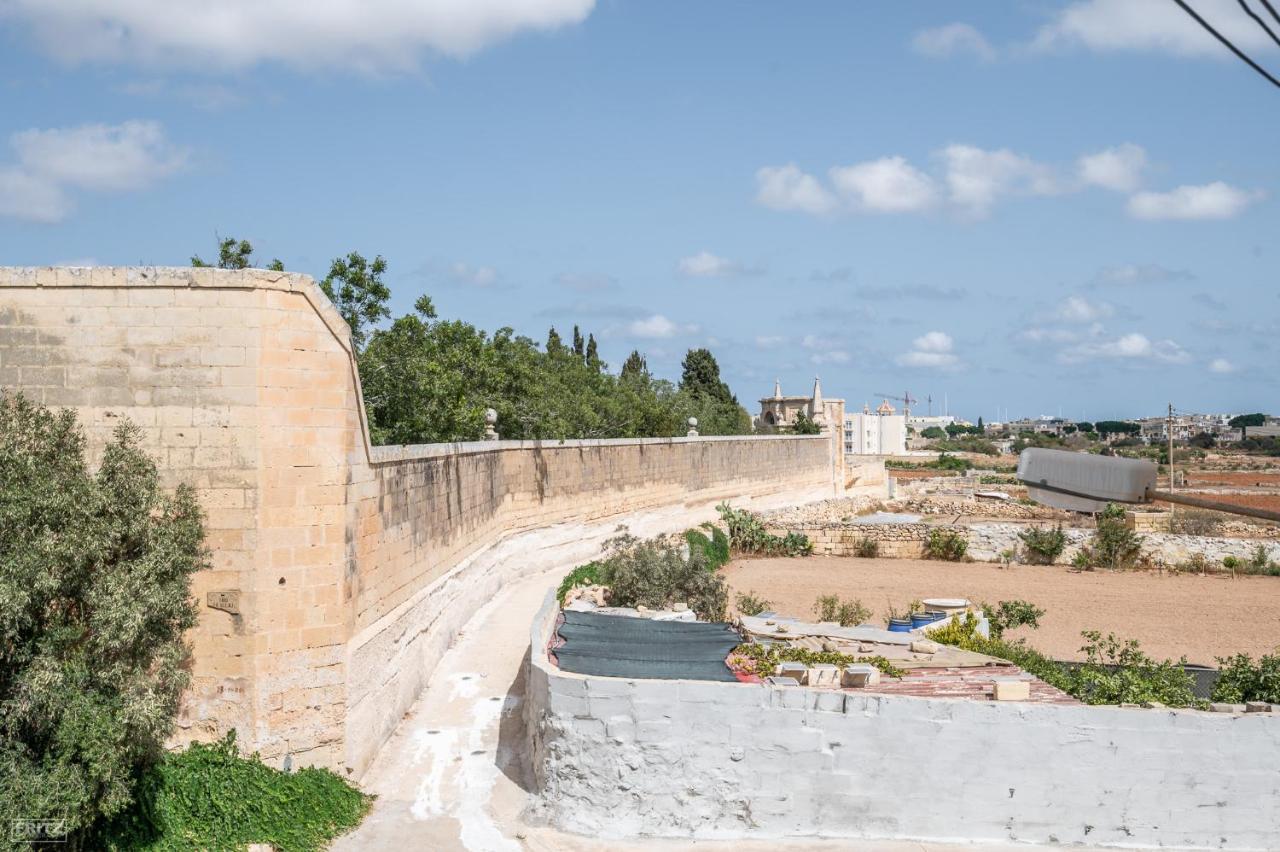 Close To Airport - Private Room With Private Bathroom Adults Only Gudja Εξωτερικό φωτογραφία