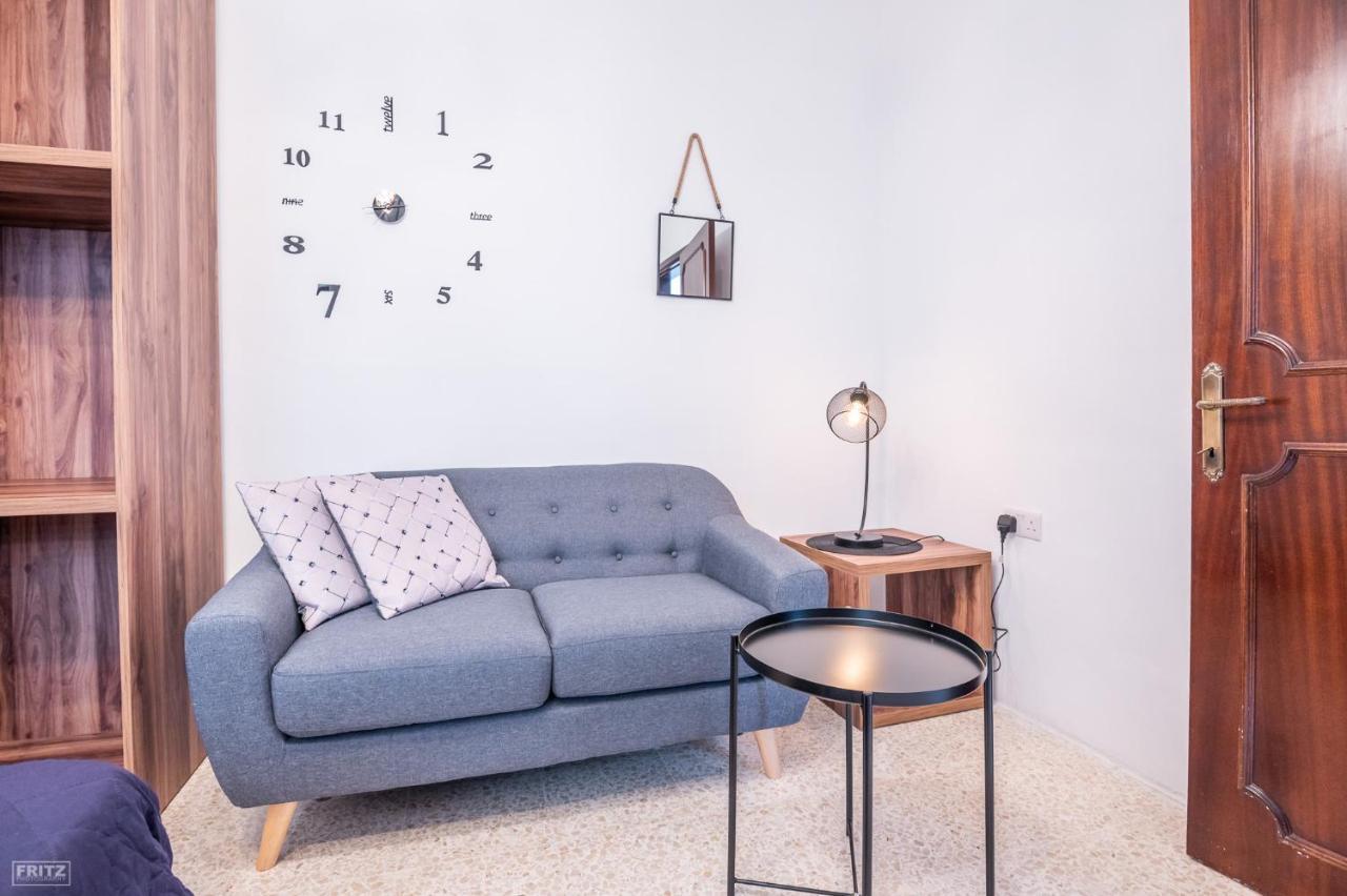 Close To Airport - Private Room With Private Bathroom Adults Only Gudja Εξωτερικό φωτογραφία